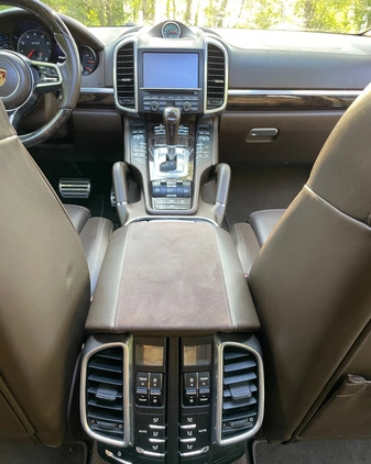 Porsche Cayenne cena 199999 przebieg: 72000, rok produkcji 2015 z Poznań małe 211